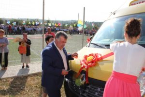 Donație microbuz școlar